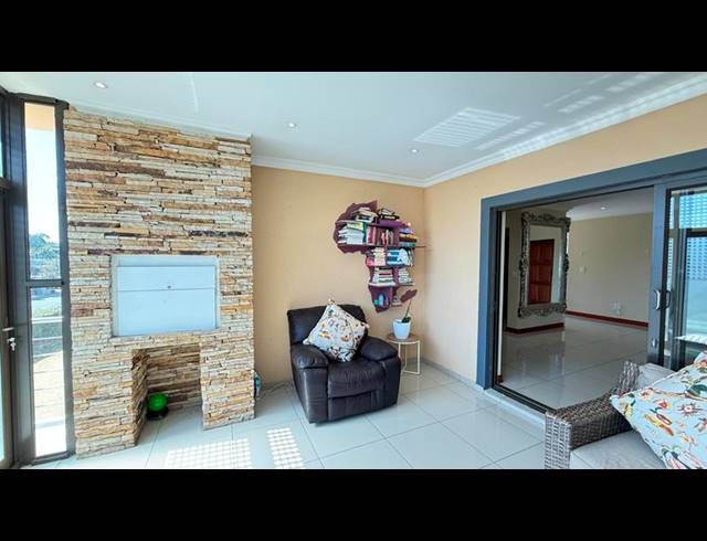 5 BEDROOM HOUSE FOR SALE IN BLUE VALLEY GOLF ESTATE